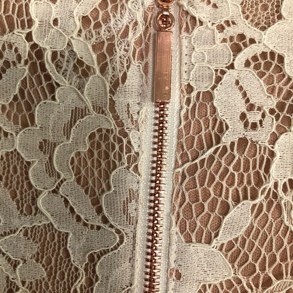 White long sleeved lace dress - Picture 4 of 8